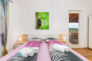 3 bedrooms, WiFi, bed sheets