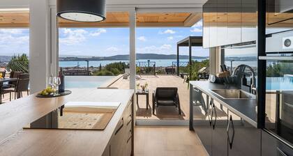 Villa Casa Bella with sea views, 1.4km from the beach