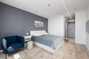 4 chambres, fer et planche à repasser, Wi-Fi, literie fournie
