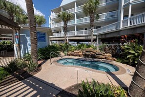 Beheizter Pool