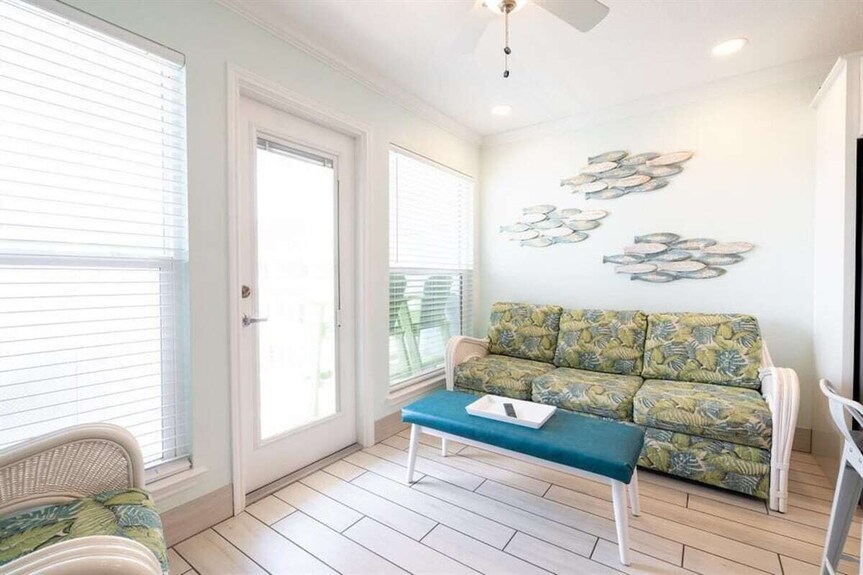 Seascape Condo W/amazing Pool/beach Views From Balcony - Sits Right On The Beach - Galveston, TX