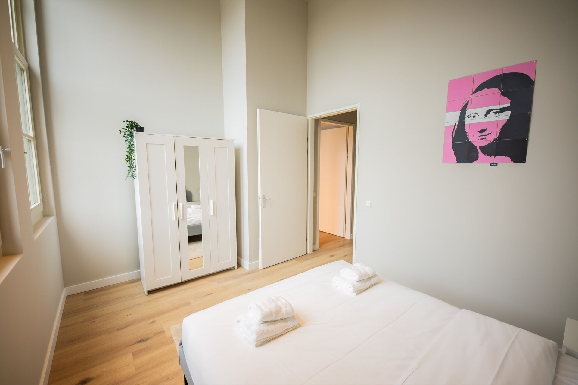 Bàn ủi/dụng cụ ủi quần áo, truy cập Internet không dây miễn phí 