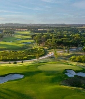 Golf - Spacious 4 Bedroom with Private Pool (Little Elm)