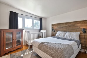 3 chambres, fer et planche à repasser, Wi-Fi, draps fournis