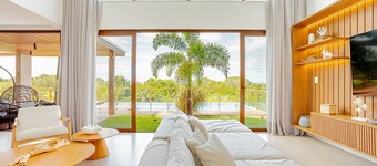 PF54 High Standard House with 5 Suites with Maid Included and Electric Vehicle Charger - Praia do Forte