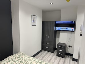 Studio | Free WiFi, bed sheets