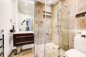 淋浴設備、風筒、提供毛巾