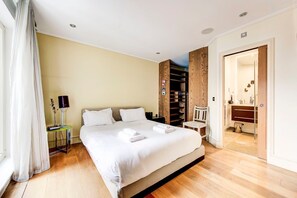 3 bedrooms, desk, iron/ironing board, Internet - GuestReady – Stylish 2BR in Angel with Balcony (London)
