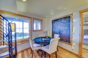 Dining - Hat Island Home w/ Stunning View & Wraparound Deck (Everett)