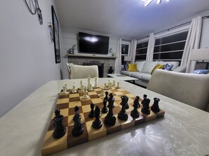 Interior - Base Camp-6.5 blocks to IU Campus & downtown, 3 Kings, Bicycles, Fence
(Bloomington)