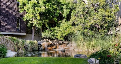 Secluded Condo - 2 bed / 2bath + Loft + Deck