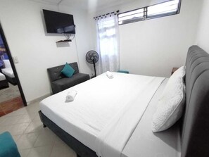 Basic Double Room | Premium bedding, down comforters, desk, free WiFi - AW Hotel Urban 80 (Medellín)