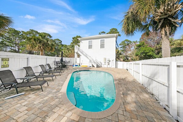 A heated pool - ☀️Private Pool-4Bikes-4BR-30A-Endless Paradise (Santa Rosa Beach)