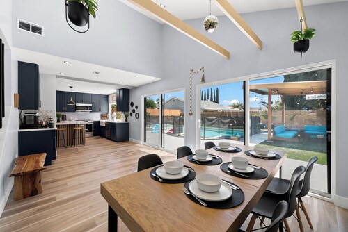 Heated Pool+Gazebo+Optional Private Suite. Up to 16 guests!