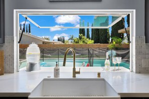 屋外プール、温水プール