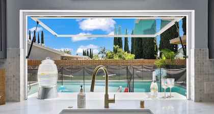 Heated Pool+Gazebo+Private suit. Up to 16 guests!