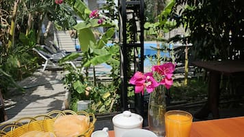 Desayuno continental gratuito y diario