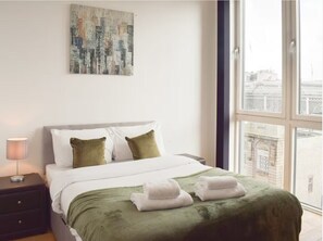 2 bedrooms, iron/ironing board, free WiFi, bed sheets