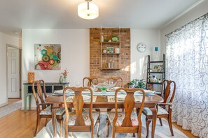 Dining - 4 Mi to Hwy Access for Mtn Fun: Family Getaway! (Lakewood)