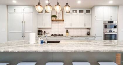 The Azure | Near DT & University | TWO King Beds!