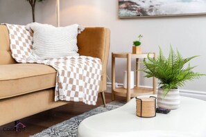 Smart TV, fireplace, books, offices