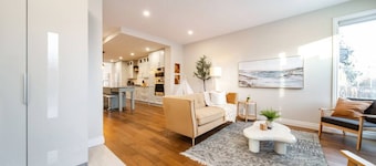 The Azure | Near DT & University | TWO King Beds!