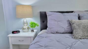 3 habitaciones, tabla de planchar con plancha, wifi y ropa de cama