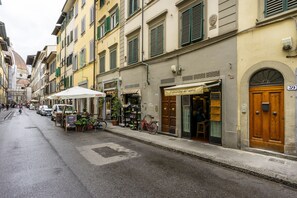 Exterior - Servi 39 - Innocenti (Firenze)