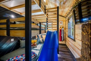 4 Schlafzimmer, BĂŒgeleisen/BĂŒgelbrett, Reisekinderbett, kostenloses WLAN
