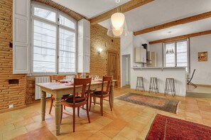 Dining - L'Encrier - Appt confortable pour 2 (Toulouse)