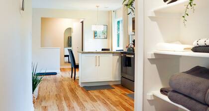 Cozy 1BR Apartment in Quiet Neighborhood