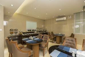 Restaurant - Blubiz Hotel 8 (Hanoi)