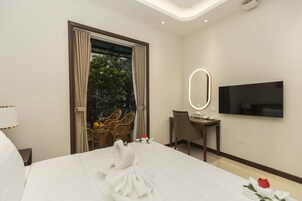 ห้องดีลักซ์ดับเบิล | ตู้นิรภัยในห้องพัก, โต๊ะทำงาน, เตารีด/โต๊ะรีดผ้า, Wi-Fi ฟรี