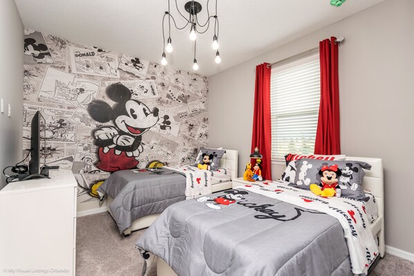 9 dormitoris, planxa i posts de planxar, wifi i roba de llit 