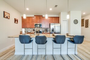 Fridge, microwave, oven, stovetop - Last Minute Disney Getaway! Townhouse with Private Pool. Book Now! #21790 (Orlando)