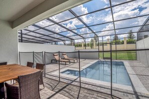 Et oppvarmet basseng