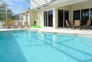 Et oppvarmet basseng