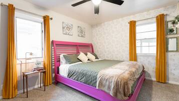 3 bedrooms, iron/ironing board, WiFi, bed sheets