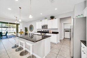 Fridge, microwave, oven, stovetop - Last Minute Disney! Private Pool, Hot Tub, Game Room & Themed Bedrooms. Book Now! #15936 (Orlando)