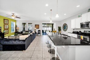 Fridge, microwave, oven, stovetop - Last Minute Disney! Private Pool, Hot Tub, Game Room & Themed Bedrooms. Book Now! #15936 (Orlando)