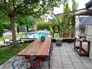 Outdoor dining - A la Croisée des Châteux de la Loire Très Grande Maison Familiale Avec Piscine (Langeais)