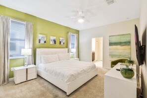 8 عدّة غرف نوم ومكواة/لوح كي وواي فاي وملاءات أسرّة