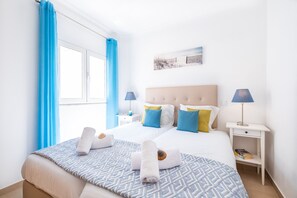 4 slaapkamers, een strijkplank/strijkijzer, gratis wifi, beddengoed