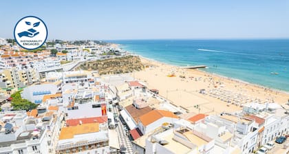 Cozy House in Albufeira, by the Beach