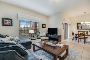 Smart TV - Last Minute Disney Getaway! Private Pool & Themed Bedrooms. Book Now! #18660 (Orlando)