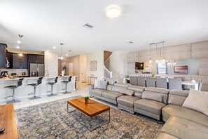 Smart TV - Last Minute Disney! Private Pool, Hot Tub & Themed Bedrooms. Book Now! #18948 (Orlando)