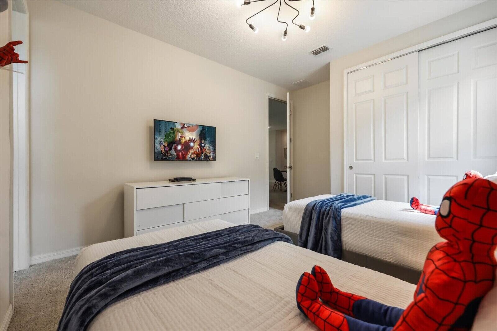 9 bedrooms, iron/ironing board, WiFi, bed sheets