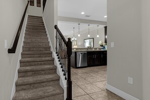 Interior - Lakeview, 15 Min to Disney & Golf Courses! (Davenport)