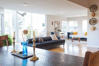 Posh Penthouse with Mountain & River Views