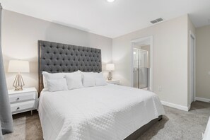 9 soverom, strykejern/-brett, wi-fi og sengetøy